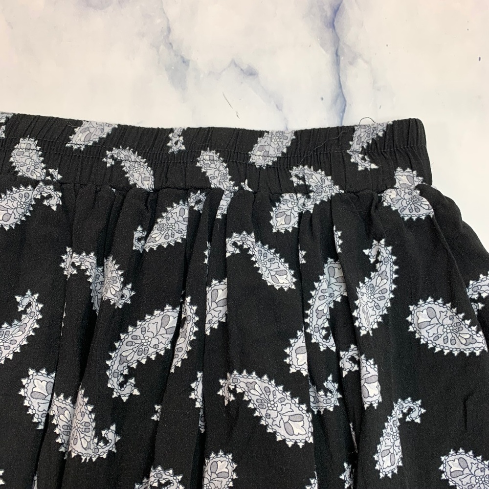 Brandy Melville Black White Paisley Mini Skirt - Picture 7 of 8